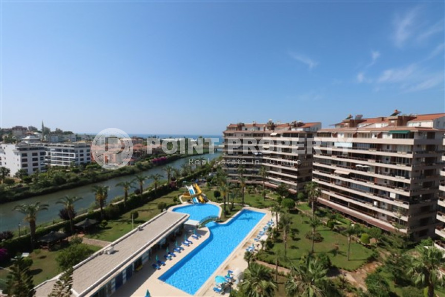 Ready-to-move-in penthouse 3+1, 220m², in a large residence near the Dim Chay River in Tosmur, Alanya-id-1570-photo-1