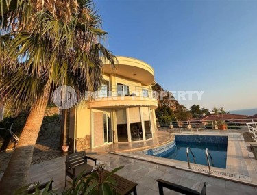 Detached two-storey villa with a swimming pool and a garden, in a prestigious area of Alanya - Kestel-id-7434-photo-1