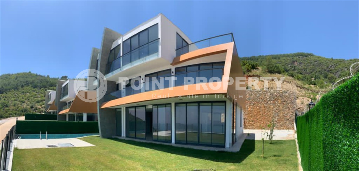 Three-storey villa 5+1 in the central area of Alanya with private pool-id-1082-photo-1