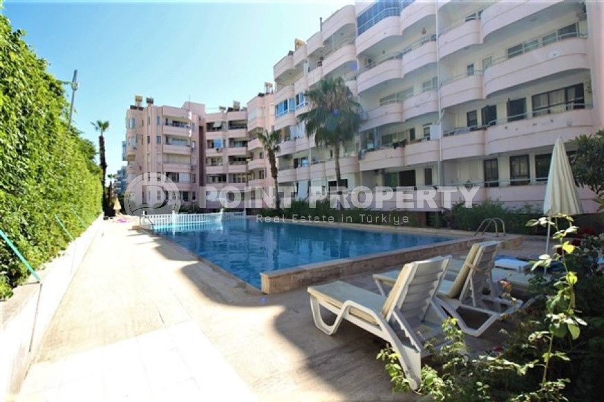Alanya center: four-room apartment, 140m², in a complex with a swimming pool, 50m from the sea-id-1579-photo-1
