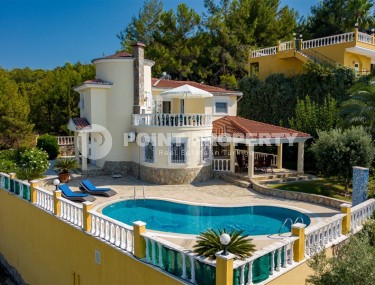 Atmospheric two-storey villa 4+1, with comfortable furniture and all necessary appliances, one and a half kilometers from the sea-id-7547-photo-1