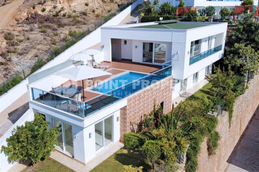Panoramic two-storey villa with an infinity pool and a well-kept green garden, five kilometers from the sea-id-7553-photo-1