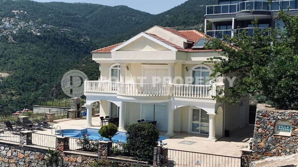 Atmospheric two-storey villa overlooking the sea and Mount Kale, in the elite area of Alanya - Bektash-id-7613-photo-1