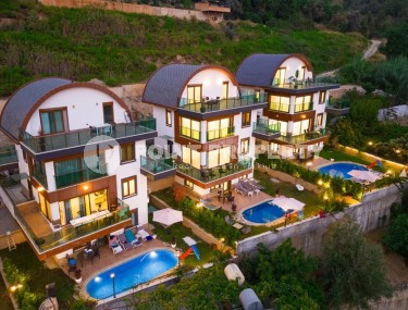 Elite detached villa with a swimming pool and a garden, in a prestigious area of Alanya - Bektas-id-7614-photo-1