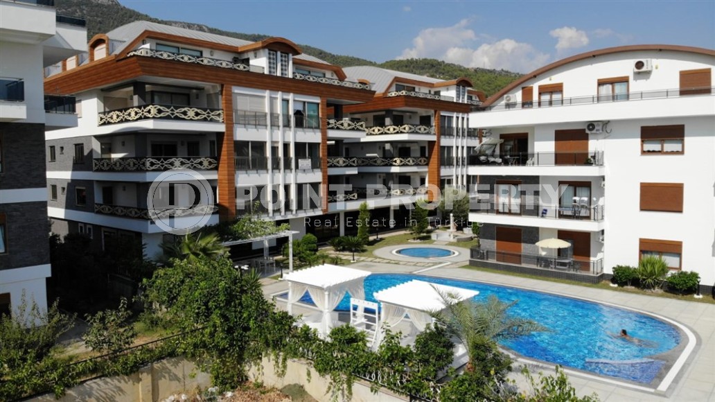 Large two-level apartment 5+1, with a total area of 395 m2, in the prestigious area of Alanya - Hasbahce-id-7730-photo-1