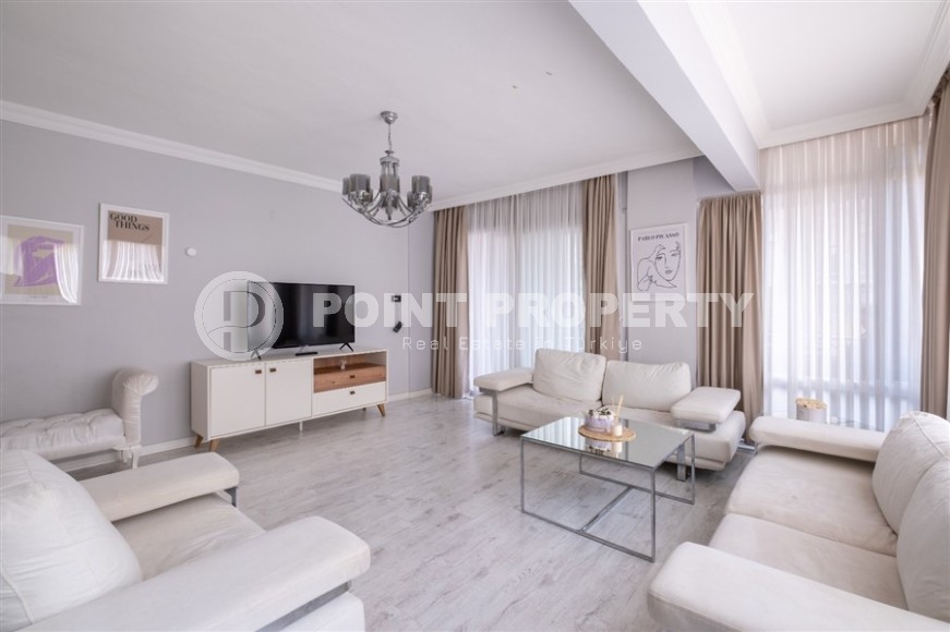 Comfortable apartment with high-quality renovation and modern design, 100 meters from the popular Cleopatra Beach-id-7768-photo-1