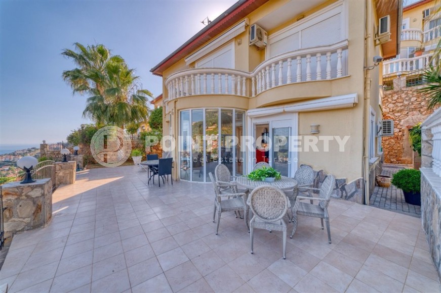 Comfortable 3+1 villa with sea views, in a green, ecologically clean area of Alanya - Tepe-id-7785-photo-1