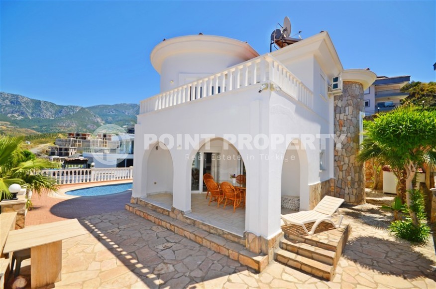 Atmospheric villa with sea and mountain views in a picturesque, ecologically clean area of Alanya - Kargicak-id-7791-photo-1