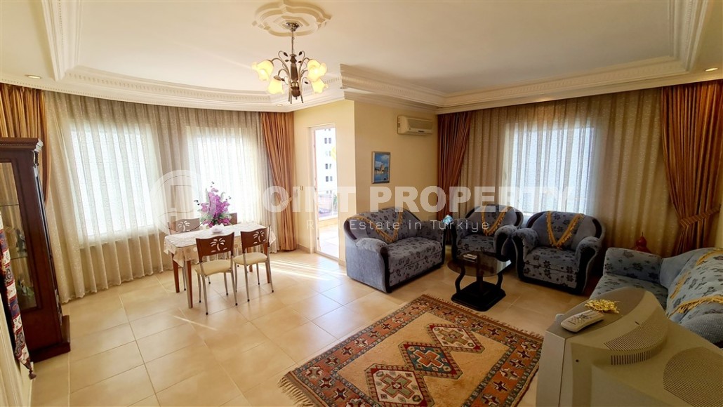 Furnished apartment 2+1 800 meters from the sea, within walking distance from the center of Alanya-id-7920-photo-1