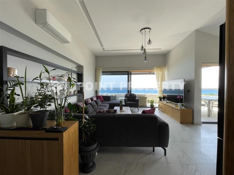 Apartment with luxurious sea views 50 meters from the beach, in the center of Kargicak-id-7949-photo-1