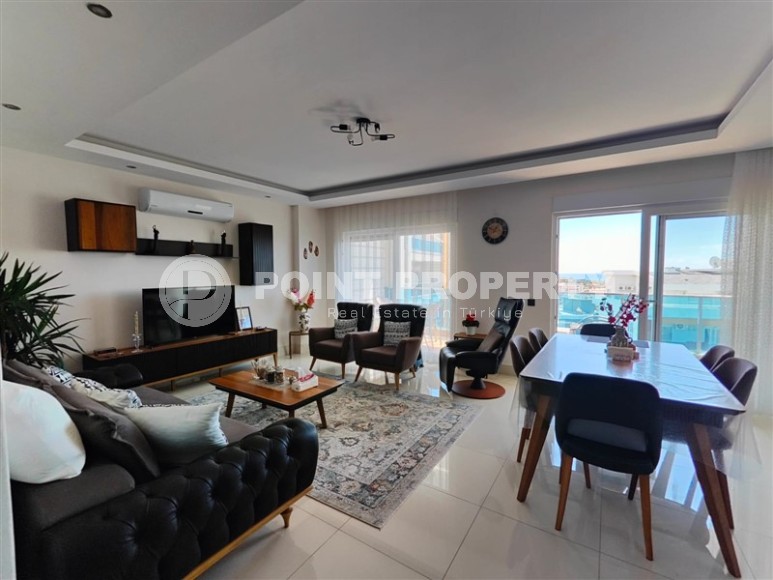 Panoramic two-level apartment with sea and mountain views, in the center of the picturesque area of Alanya - Tosmur-id-8016-photo-1