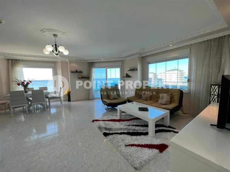 Panoramic apartment with sea and mountain views, on the 10th floor in a residence built in 2016-id-8031-photo-1