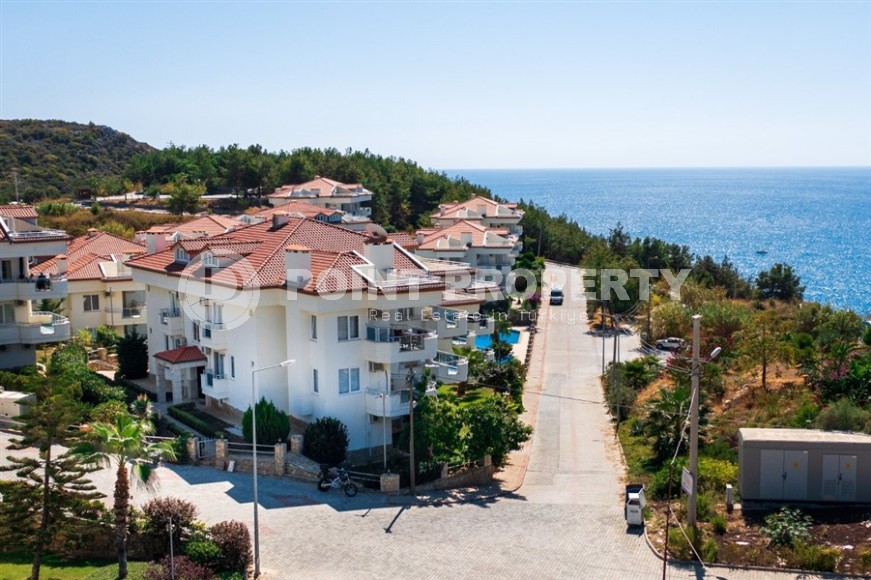 Luxurious garden duplex overlooking the Mediterranean Sea.-id-8181-photo-1