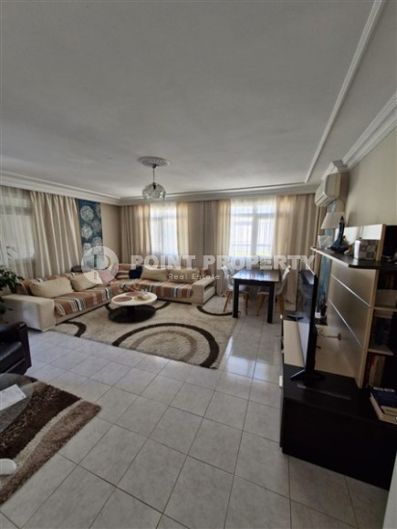 Spacious apartment within walking distance from the beach.-id-8231-photo-1