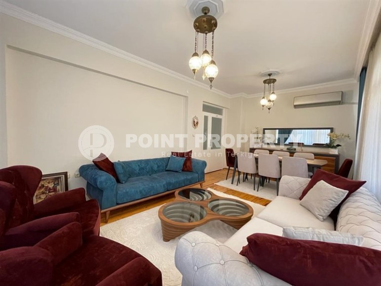 Spacious three-room apartment in the center of Alanya-id-8265-photo-1