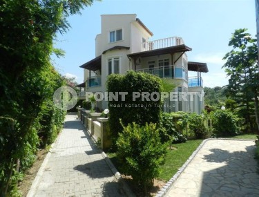 Magnificent triplex villa with terrace in Kestel-id-8268-photo-1