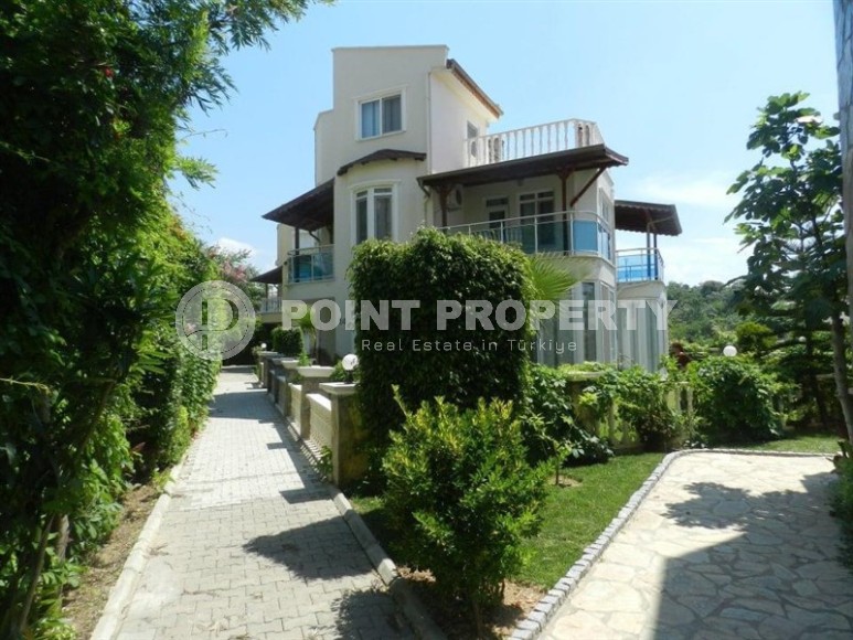 Magnificent triplex villa with terrace in Kestel-id-8268-photo-1