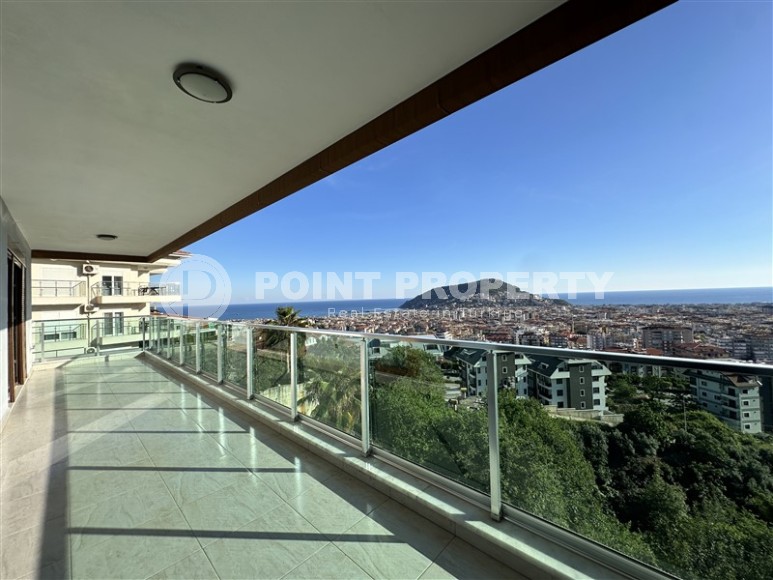 Panoramic apartment 150 m² in one of the central areas of Alanya-id-8342-photo-1