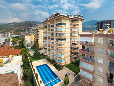 Spacious apartment 110 m² with residence permit in the center of Alanya-id-8721-photo-1