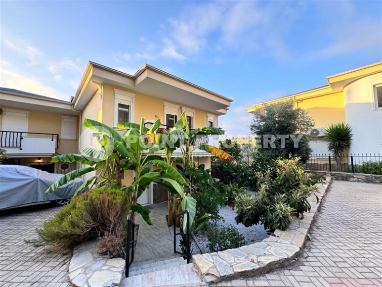 Luxury panoramic villa 3+1, 200 m², near the sea in Kargicak-id-8761-photo-1