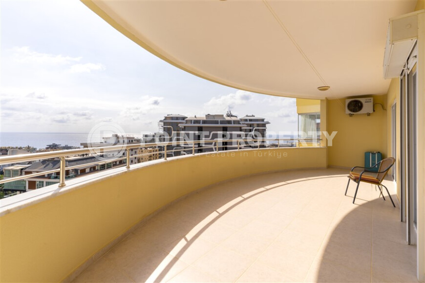 Bright apartment 115 m² with sea view in Tosmur, residence permit-id-8962-photo-1