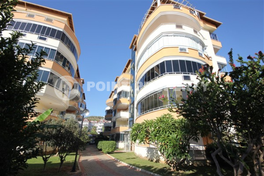 Three-room apartment with views, 115m², with new furniture, 50m from the sea in Alanya Demirtas area-id-1732-photo-1