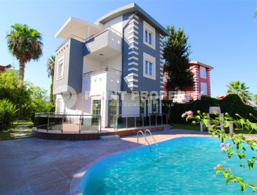 Private three-storey four-bedroom villa, 220m², with swimming pool, in the elite area of Antalya - Belek-id-1773-photo-1
