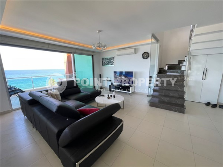 Furnished two-bedroom duplex apartment, 220m², on the first coastline in Kestel-id-1814-photo-1