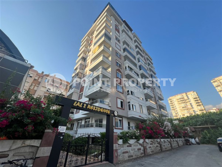 Ready to move in, three-room apartment on the central street of Mahmutlar, Alanya, 500m from the sea-id-1847-photo-1