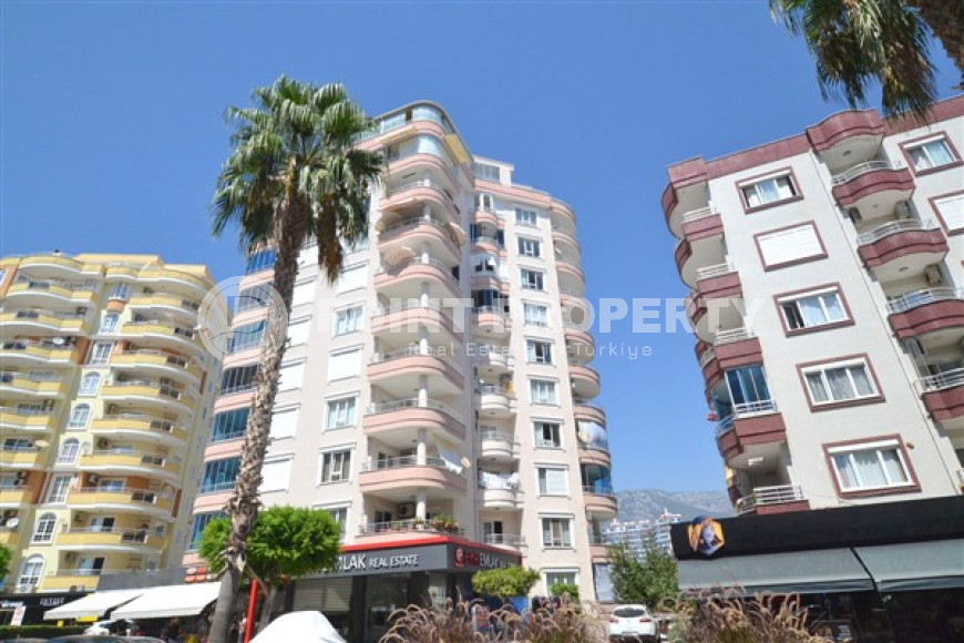 Ready-to-move three-room apartment, 110m², in the very center of Mahmutlar, 150m from the sea-id-1853-photo-1