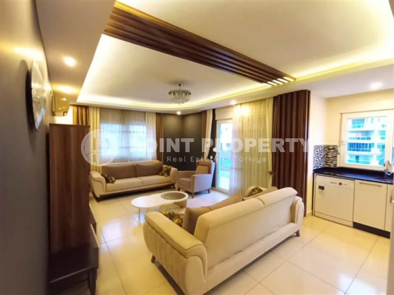 Furnished two bedroom apartment, 120m² 350m from the sea in Mahmutlar, Alanya-id-1908-photo-1