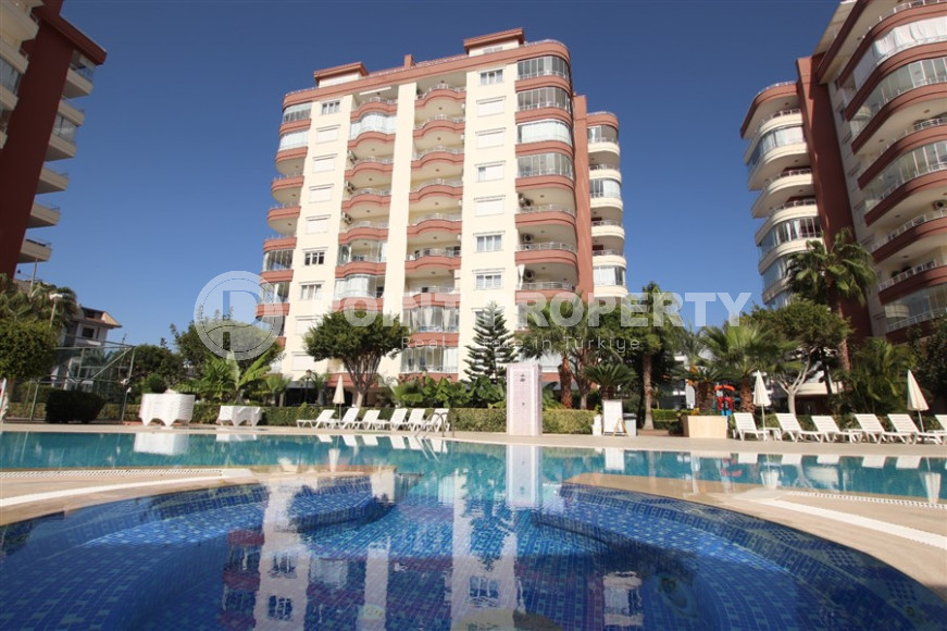 Three bedroom apartment, 145m², with mountain views 800m from the sea in Alanya Tosmur-id-2119-photo-1