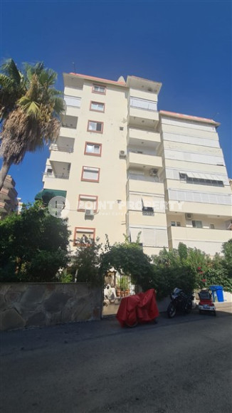 Three-room apartment, 90m², 200m from the sea in a cozy complex in the center of Oba, Alanya-id-2141-photo-1
