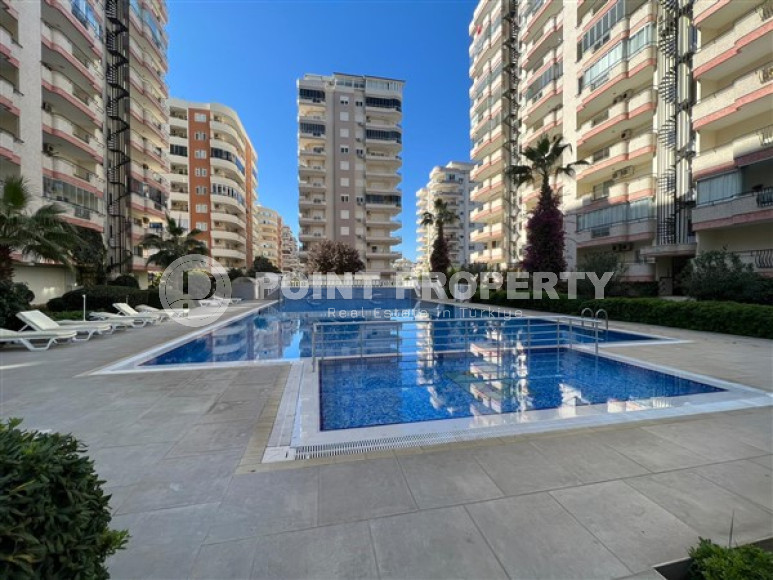 Four-room apartment, 150m², 500m from the Mediterranean Sea in the western part of Mahmutlar, Alanya-id-2187-photo-1