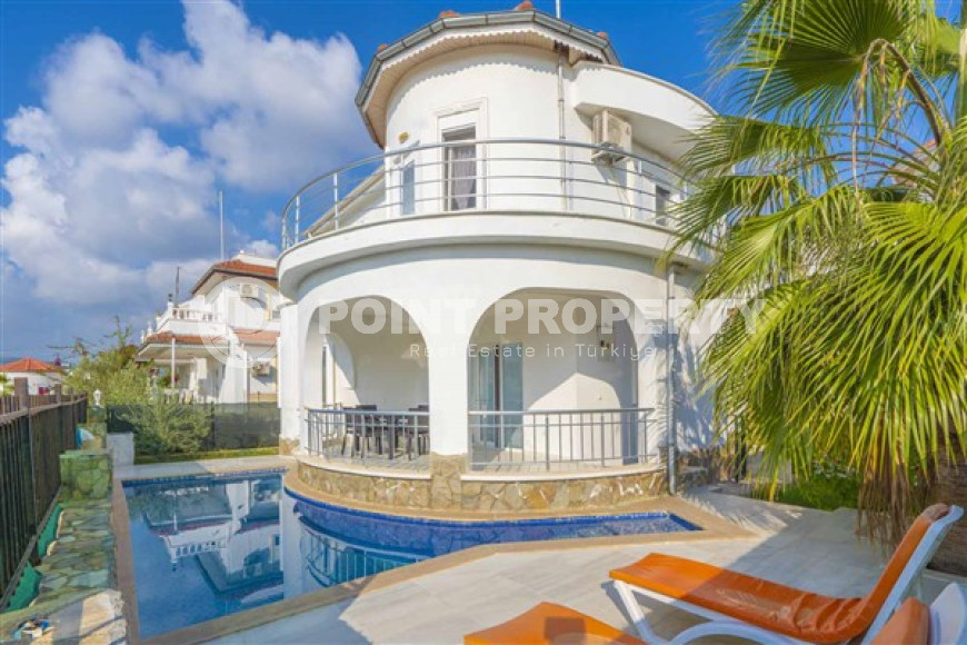 Private furnished two-storey three-bedroom villa, 120m², in Turkler, Alanya-id-2199-photo-1