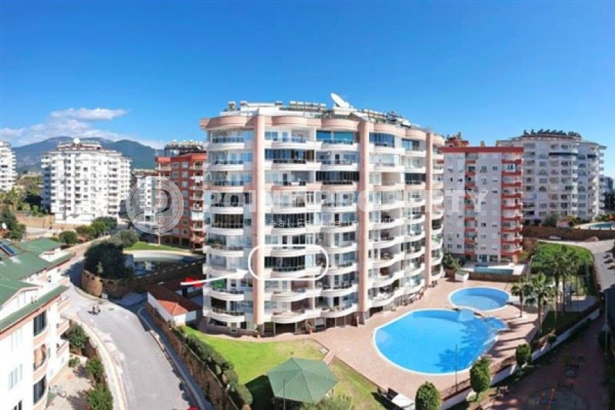Spacious three-room apartment, 120m², 550m from the sea in Alanya Tosmur-id-2315-photo-1