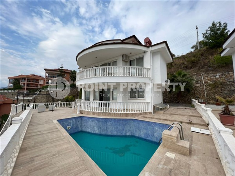 Luxurious, two-storey villa 3+1, 260 m2 in Kargicak, Alanya-id-2337-photo-1