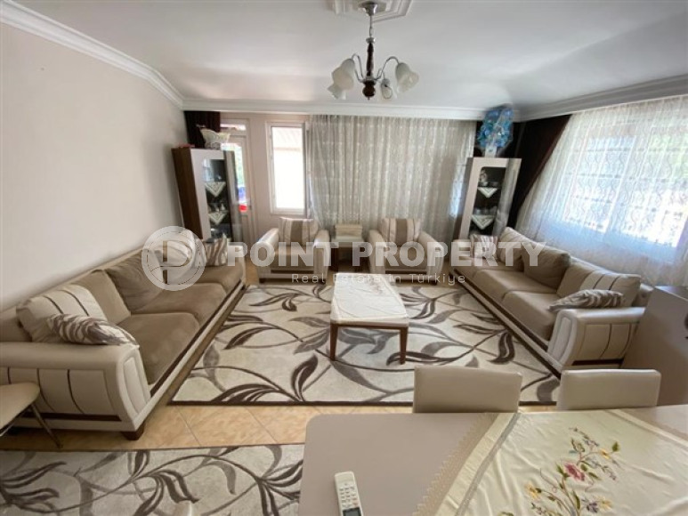 Spacious four-room apartment 3+1 with separate kitchen in Cikcilli area, Alanya-id-2374-photo-1