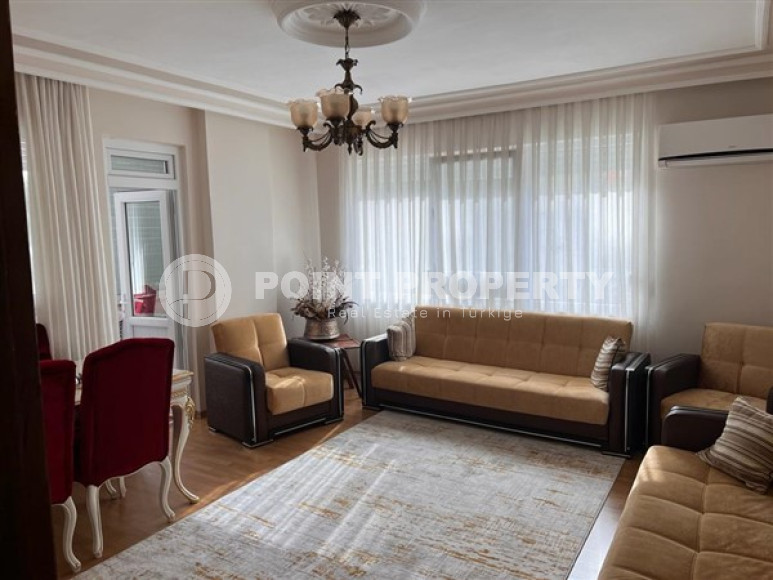 Four-room apartment, 110m², in an urban house in the center of Alanya, 800m from the sea.-id-2413-photo-1