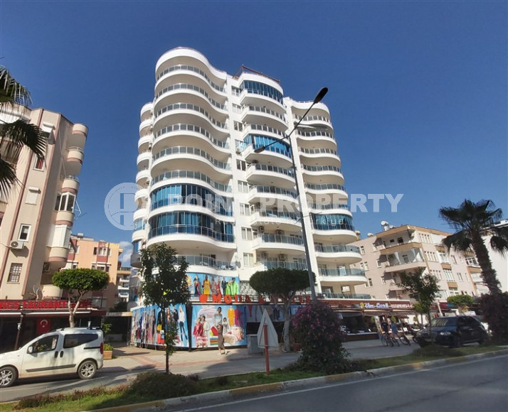 Luxurious 2+1 apartment with an area of 110 m2 from the owner in the Mahmutlar area just 150 meters from the sea and 500 meters from the center of the area-id-1232-photo-1