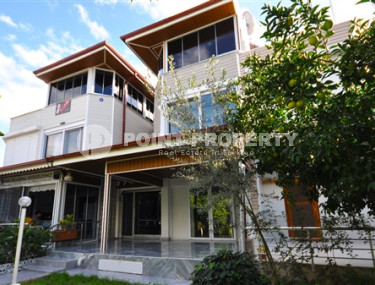 Furnished three-bedroom villa, 180m², 50m from the private beach, in Alanya Payallar area.-id-2659-photo-1