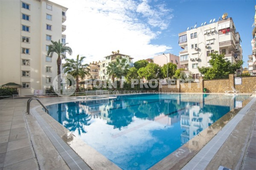 Spacious three-room apartment 110 m2, 150 meters from attractions, beaches and Alanya city center-id-2716-photo-1