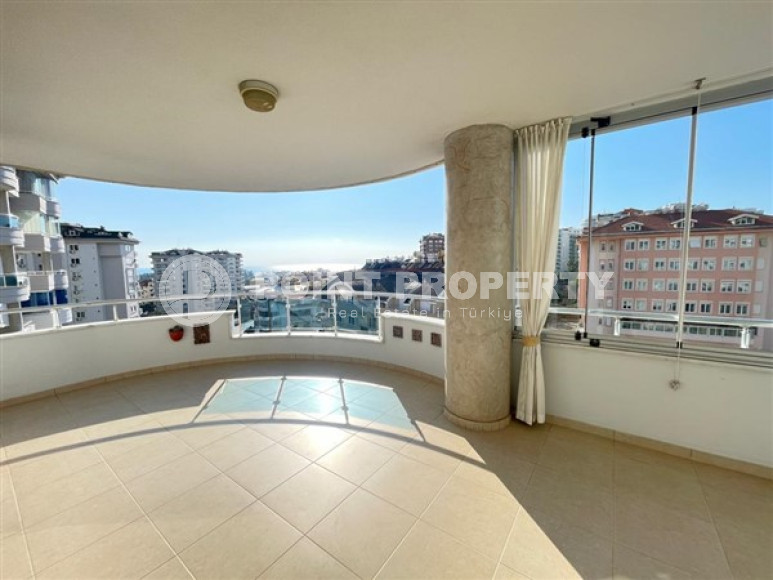 Spacious apartment 120 m2 Cikcilli, Alanya, with a large balcony on the 7th floor of the complex-id-2927-photo-1