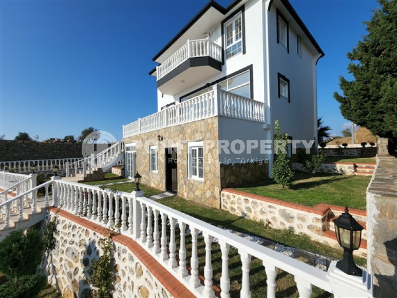 Palace villa with an area of 350 m2, built in 2018, in the city of Gazipasa-id-2963-photo-1