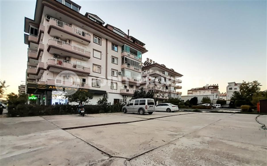 Well-kept apartment with two bedrooms and balconies, lower Oba, Alanya, 135 m2-id-2992-photo-1
