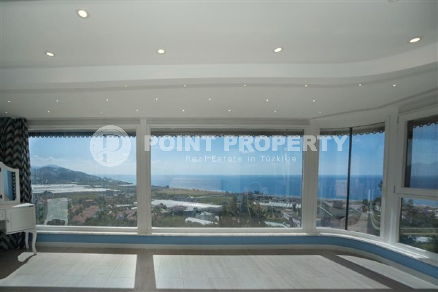 Luxury triplex villa 385 m2 with sea views, Demirtas district, Alanya-id-2997-photo-1