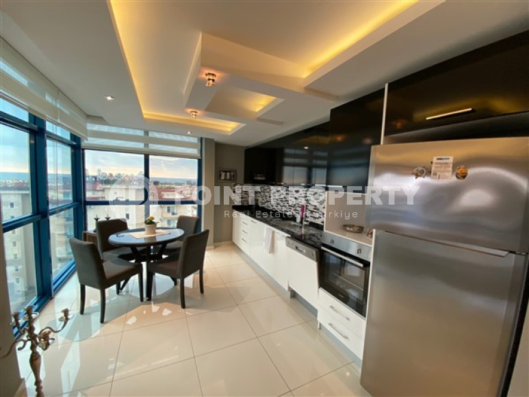 Luxury 2+1 apartment in Cikcilli, with modern renovation and views of the fortress, Alanya-id-3007-photo-1