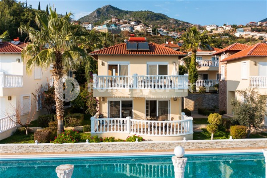 Charming duplex villa with two spacious balconies, Alanya center, Tepe-id-3079-photo-1