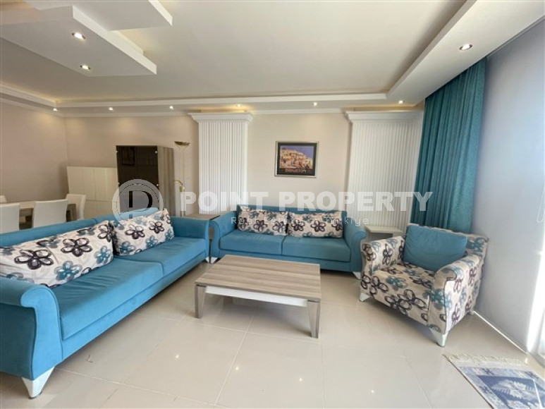 Huge six-room duplex 5+1 with access to a private terrace, Tosmur, Alanya-id-3130-photo-1