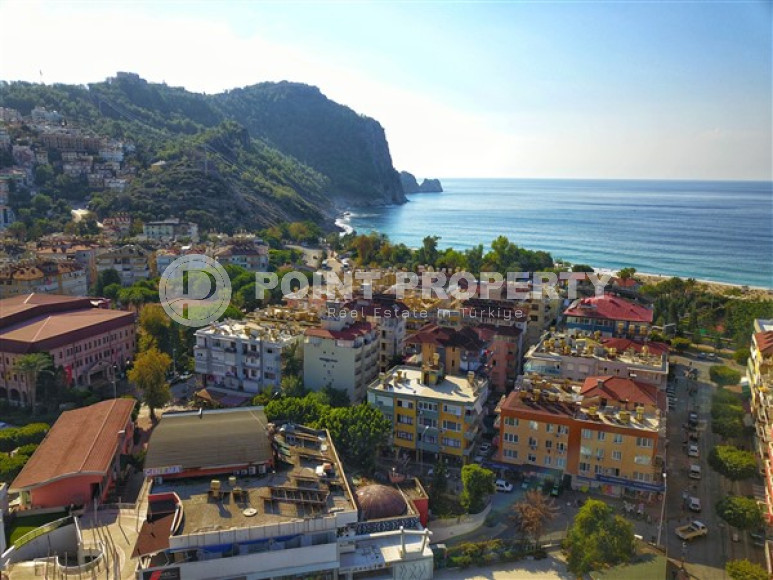 Three-room apartment 120 m² renovated in Turkish style and a separate kitchen, next to Cleopatra Beach, Damlatas Cave area, Alanya-id-3148-photo-1